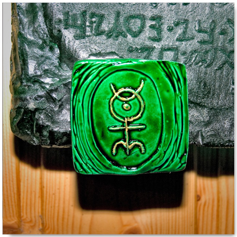 Emerald Tablet hangers