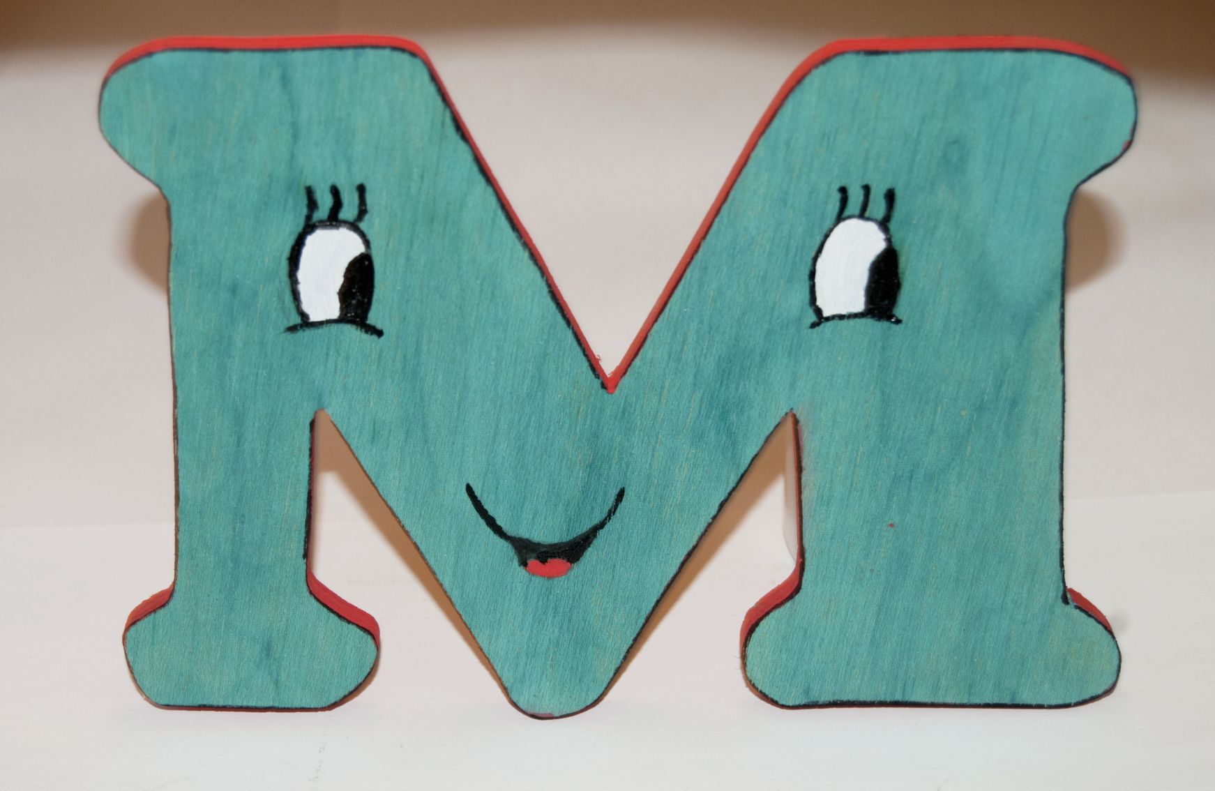 Letra madera. wooden letter